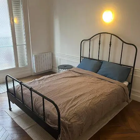 In Large Classic Parisian Parijs